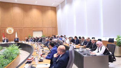 وزير التعليم العالي يؤكد على تقديم الجامعات الأهلية برامج بينية تناسب متطلبات التنمية بالإقليم الجغرافي لكل جامعة - الخليج الان