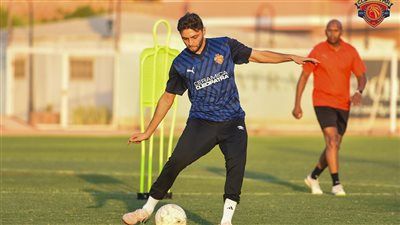 أول ظهور لكريم نيدفيد بقميص سيراميكا بعد الرحيل عن القلعة الحمراء - الخليج الان