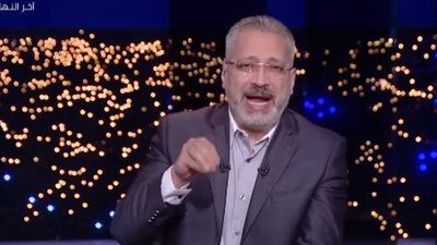 تامر أمين: إزاي تفول بـ1000 جنيه وتسيب 2 لعامل البنزينة اللي مبيخدش مرتب - الخليج الان