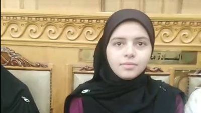 الطالبة سمية الأولى بالثانوية العامة شعبة علمي رياضة تكشف عن الكلية التي ترغب الإلتحاق بها - الخليج الان