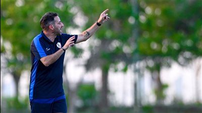 فيريرا يخوض تدريبات الزمالك علي فترتين لرفع الحمل البدني للاعبي الزمالك - الخليج الان