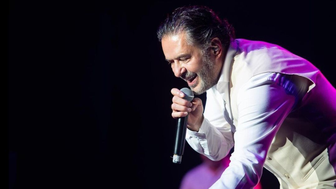 مبعيجبنيش الحال المايل.. مصطفى كامل عن أزمة راغب علامة: عندنا الفيديوهات اللي بتبوس فيها من هنا وهنا - الخليج الان