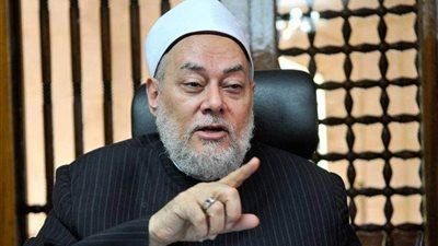 ما حكم حمل السلاح والتجارة فيه دون ترخيص؟.. الدكتور علي جمعة يجيب - الخليج الان