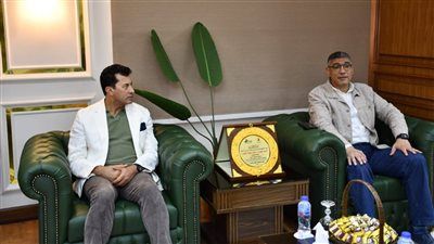 وزير الرياضة يبدأ جولة الجيزة بزيارة الديوان العام تمهيداً لافتتاح عدد من المنشآت الرياضية والشبابية بالمحافظة - الخليج الان