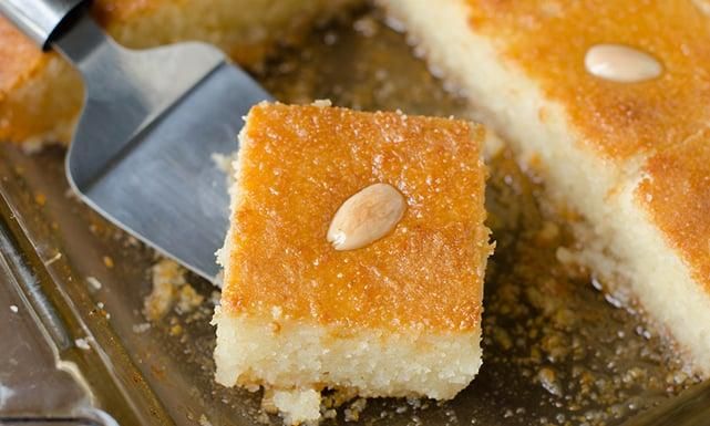 البسبوسة طرية ولذيذة.. وصفة تحضير البسبوسة الطرية في البيت سهلة جدا وطعمها تحفة ومضمونة