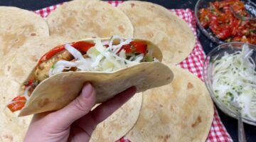 عيش ملفوف.. طريقة عمل خبز التورتيلا المكسيكي رقيق وهش