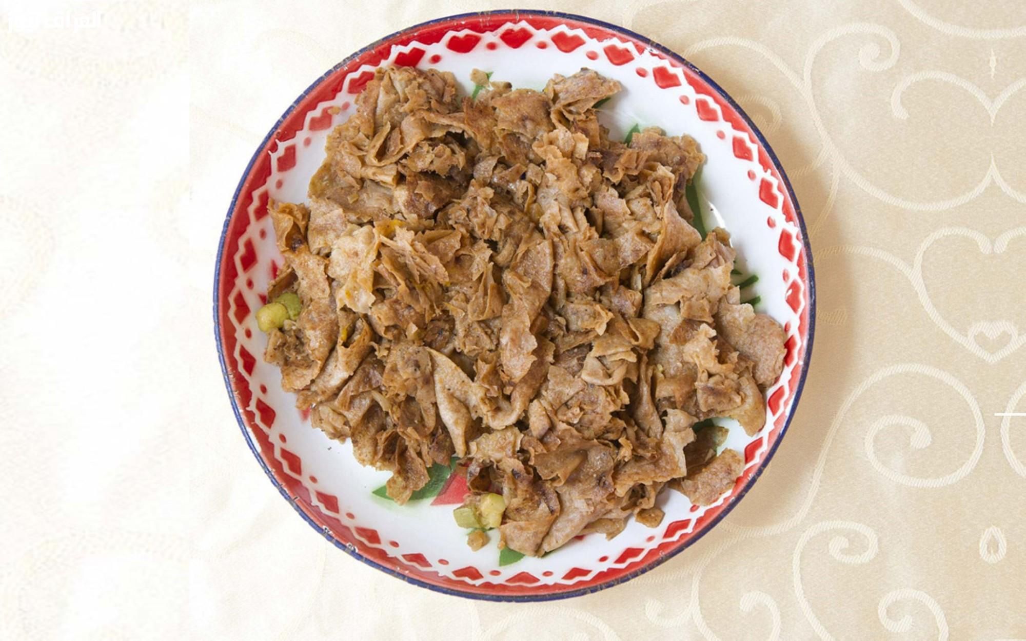 القرصان السعودي زي ما يتعمل في بيوت نجد.. أكلة تراثية غنية ومشبعة بطعم فخم