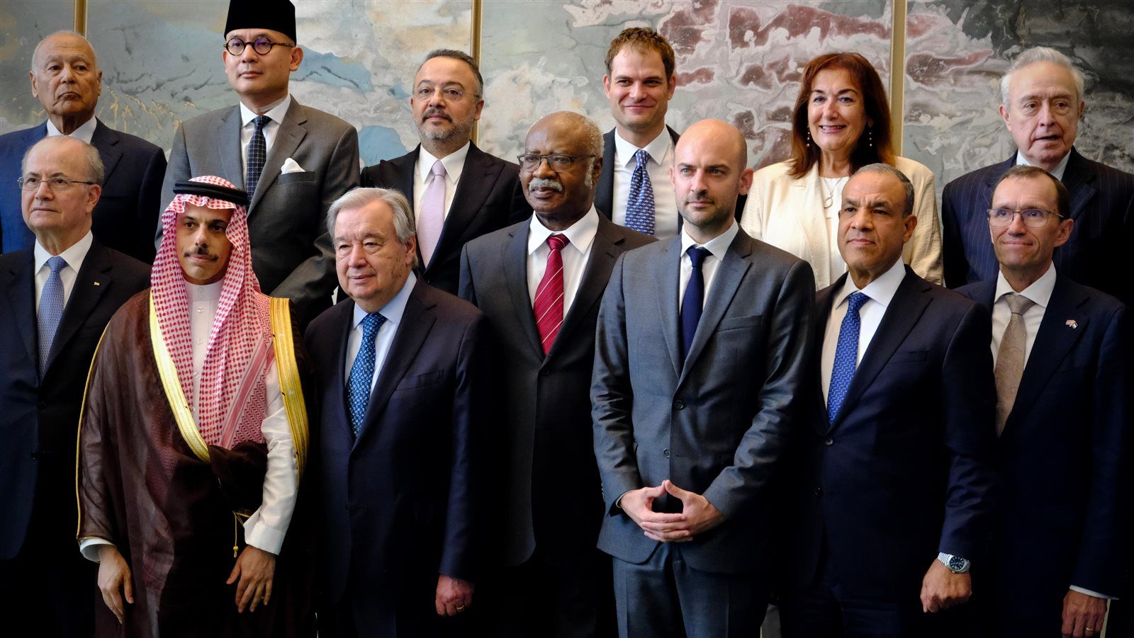 وزير الخارجية: يجب إنهاء الاحتلال الإسرائيلي للأراضي العربية وتنفيذ حل الدولتين - الخليج الان