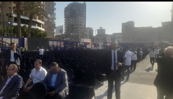 بالصور استعدادت مؤتمر حزب الجبهة الوطنية لدعم مرشحيه بانتخابات الشيوخ في الجيزة - الخليج الان