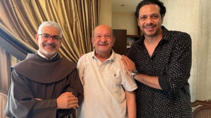 بعد نقله للمستشفى مجددا.. الأب بطرس دانيال يكشف الحالة الصحية لـ لطفي لبيب - الخليج الان
