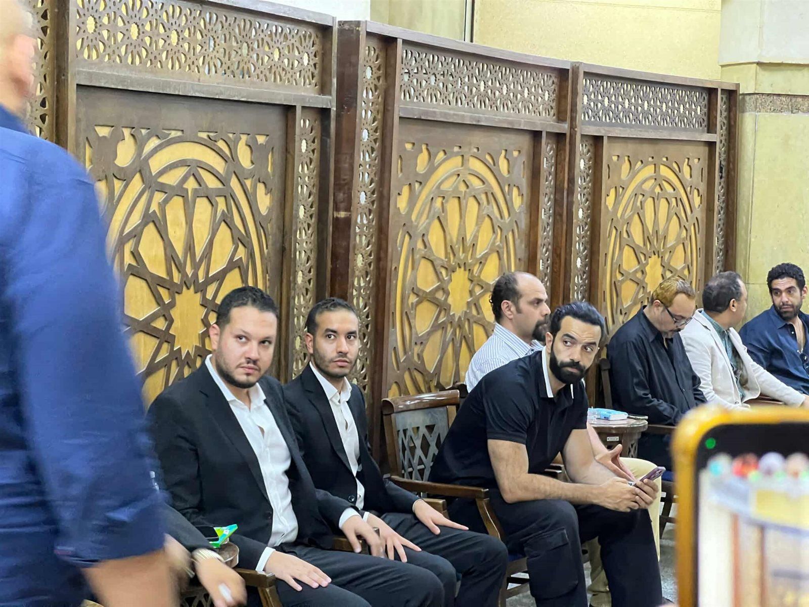 المخرج خالد جلال يستقبل عزاء شقيقه من مسجد الحامدية الشاذلية - الخليج الان