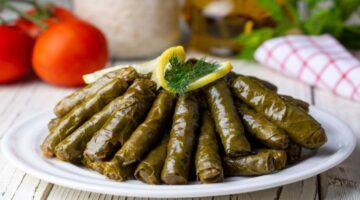 المحشي هيخطف الأنظار في العزايم.. ورق العنب المصري بالحشو المتكامل وطريقة التسوية اللي بتخليه دايب 