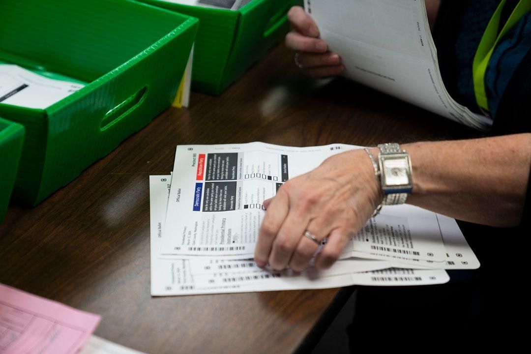 وظائف رسمية .. خطوات التقديم على وظيفة موظف اقتراع pcemp.ihec.iq 2025 إرشادات هامة