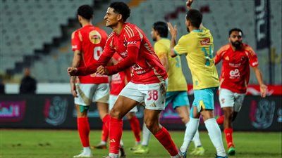 شوبير يكشف حقيقة رحيل لاعب جديد من الأهلي خلال الفترة الحالية - الخليج الان