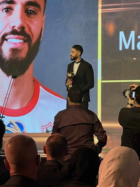 حفل دير جيست: محمود بنتايج لاعب الزمالك يحصل على جائزة أفضل ظهير أيسر في الدوري المصري - الخليج الان
