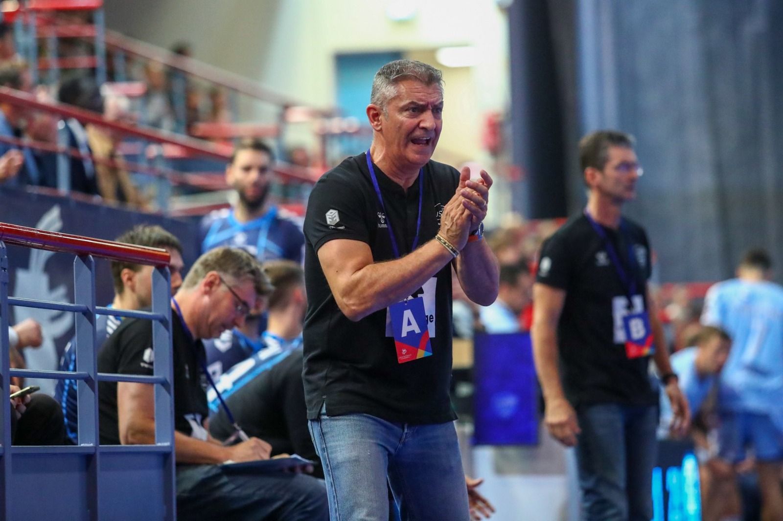 الإسباني فرناندو باربيتو يقود مران منتخب الناشئين استعدادًا لبطولة العالم لكرة اليد - الخليج الان