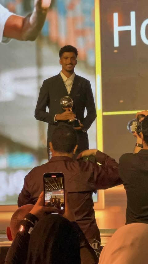 حفل دير جيست: حسام عبد المجيد لاعب الزمالك يحصل على جائزة أفضل مدافع في الدوري المصري الممتاز - الخليج الان