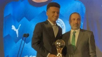 حفل دير جيست: مصطفى فتحي لاعب بيراميدز يحصل على جائزة أفضل جناح أيمن في الدوري المصري الممتاز - الخليج الان