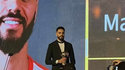 حفل دير جيست: محمود بنتايج لاعب الزمالك يحصل على جائزة أفضل ظهير أيسر في الدوري المصري - الخليج الان