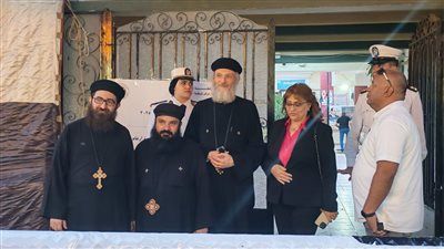 وفد من كنيسة الملاك ميخائيل ومار جرجس بالإسماعيلية يشارك في دعم العملية الانتخابية - الخليج الان