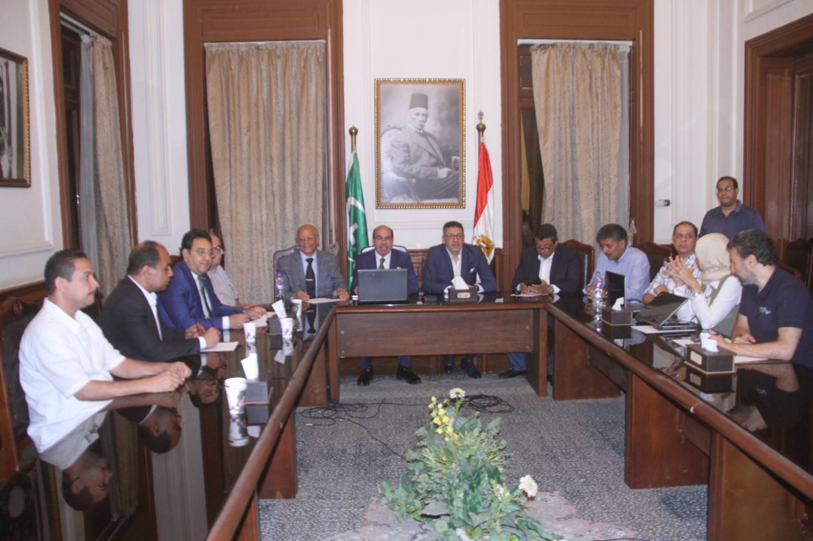 بالصور..غرفة عمليات الوفد تتابع سير التصويت في انتخابات الشيوخ - الخليج الان