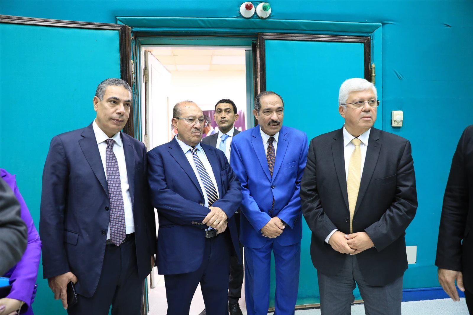 وزير التعليم العالي يتفقد مجموعة المعاهد الكندية CIC ويؤكد أهمية الجامعات والمعاهد العليا في تحقيق رؤية مصر 2030 - الخليج الان