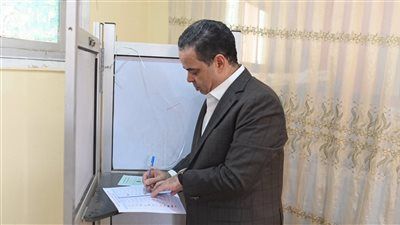 مع اللحظات الأولى لفتح باب التصويت.. النائب عصام هلال الأمين العام لمساعد مستقبل وطن يدلى بصوته - الخليج الان