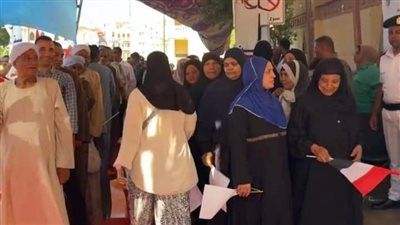 توافد الناخبين على لجان الاقتراع بالأقصر في اليوم الثاني لانتخابات مجلس الشيوخ - الخليج الان