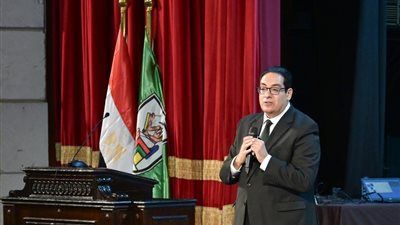 رئيس جامعة القاهرة يلقى محاضرة الافتتاح بمعسكر قادة المستقبل حول "بناء الشخصية الوطنية ودورها في التنمية" - الخليج الان