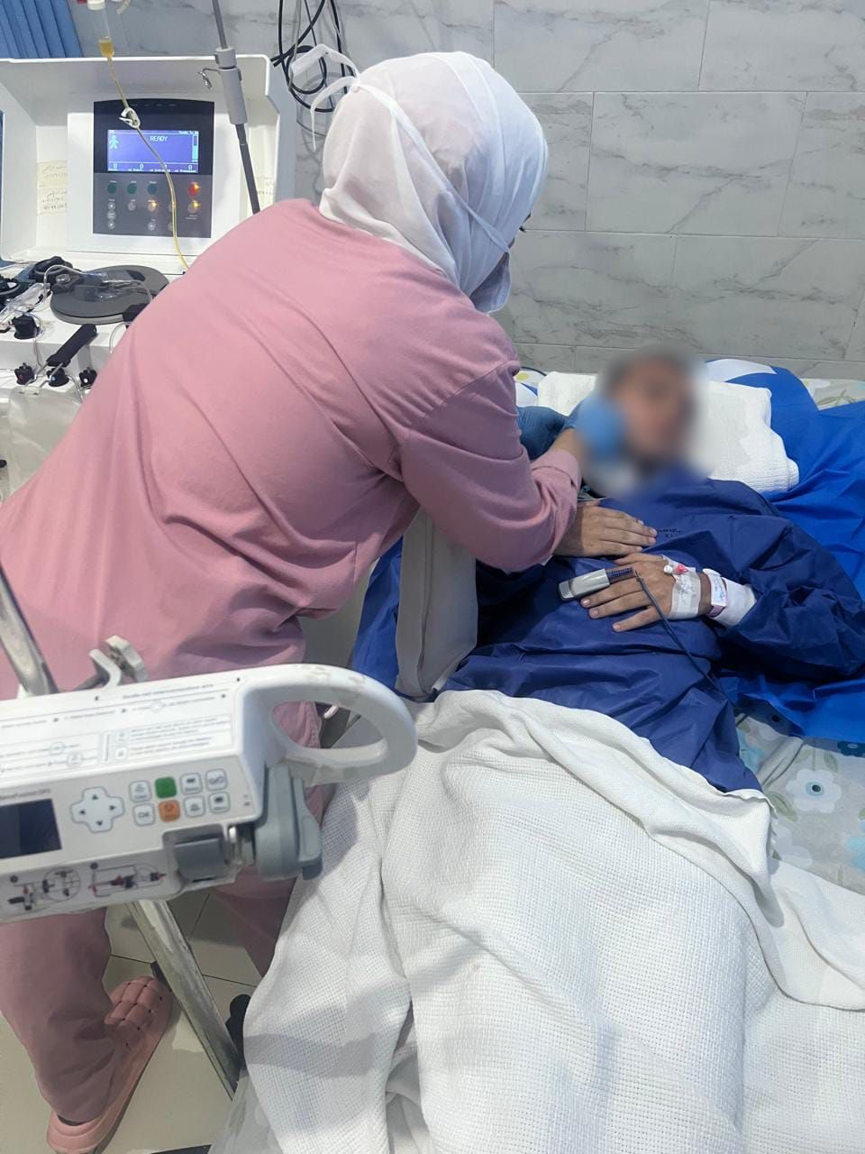صحة الشرقية تجري أول حالة فصل بلازما لمريض تصلب متعدد بنجاح بمستشفى منيا القمح المركزي - الخليج الان