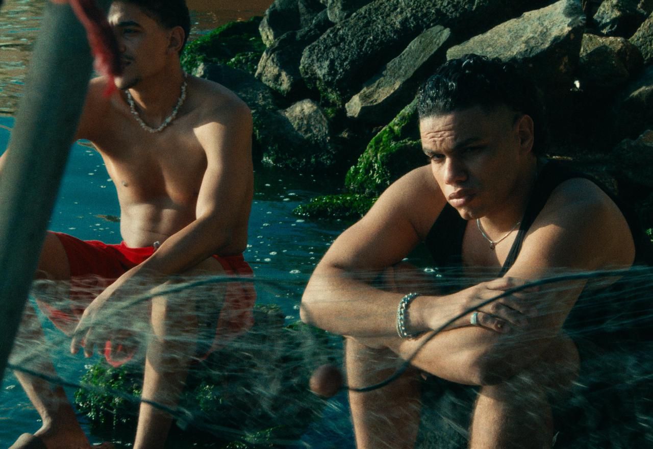 مصطفى الكاشف يعيد تقديم زياد ظاظا في أولى تجاربه الإخراجية بكليب بتقف ليه - الخليج الان