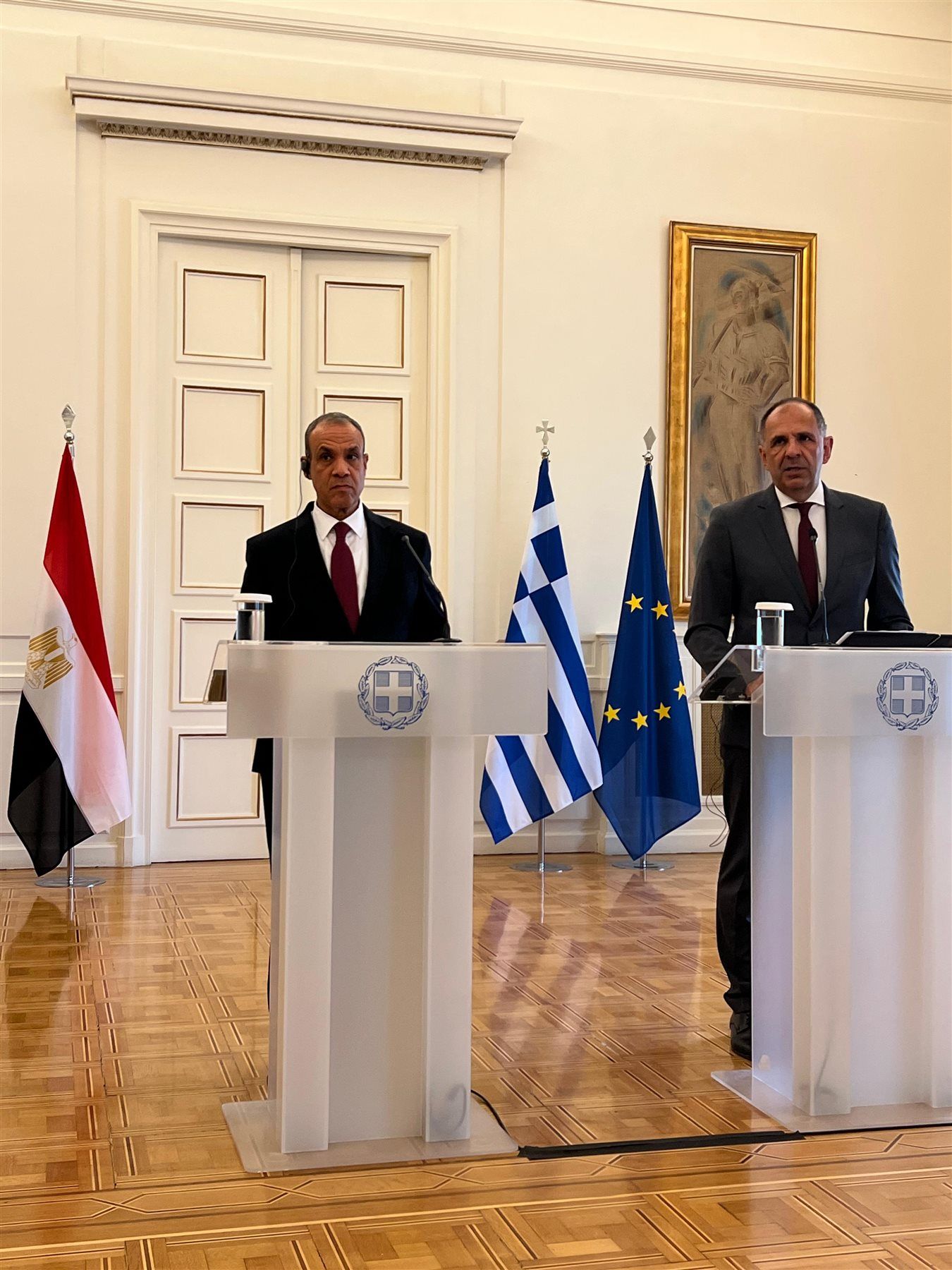 وزير الخارجية لـ نظيره اليوناني: يجب وقف الانتهاكات الإسرائيلية فى غزة وسياسة التجويع الممنهجة - الخليج الان