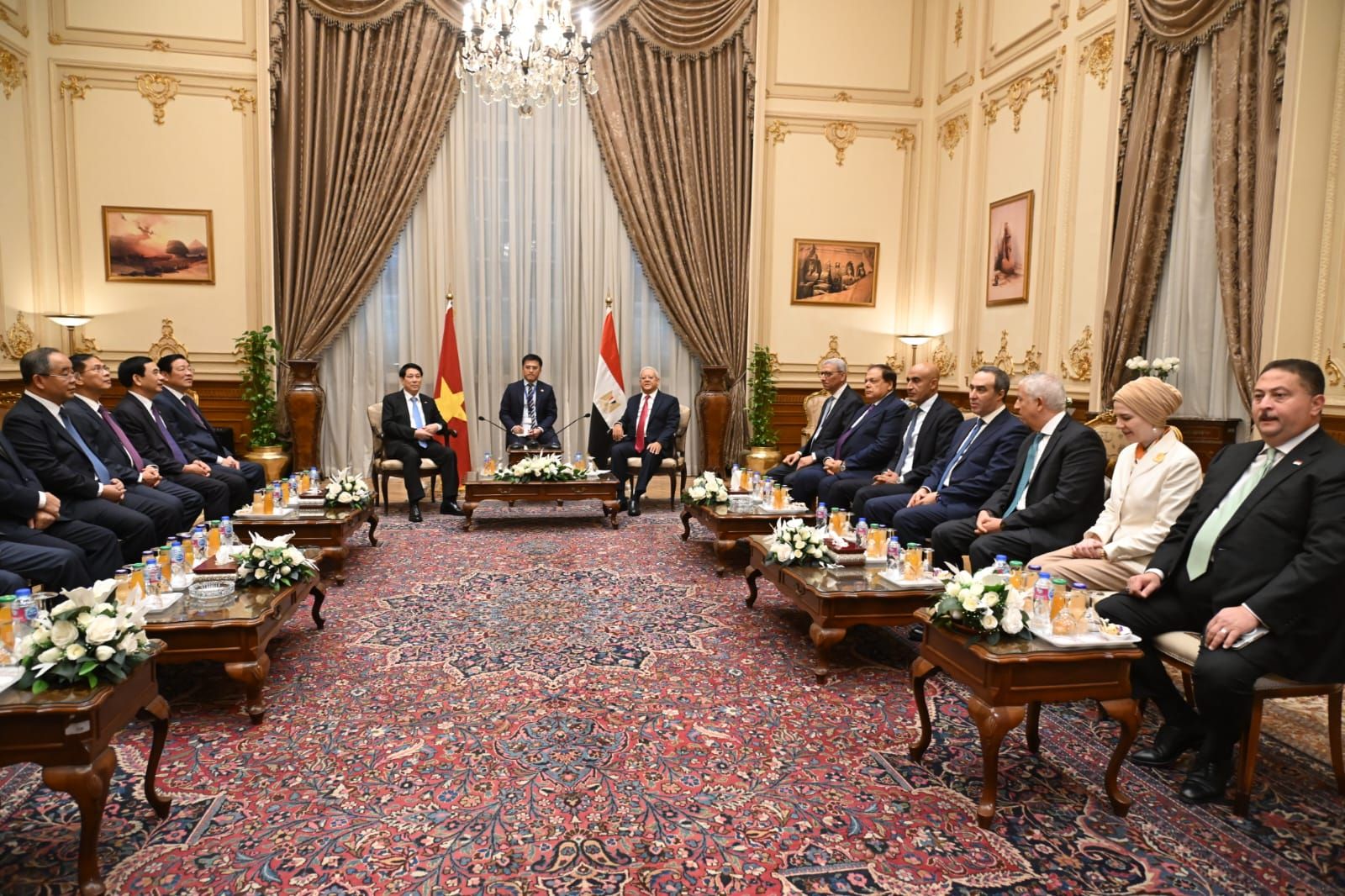 حنفي جبالي يستقبل رئيس فيتنام: علاقات تاريخية ودعوة لتوسيع الاستثمارات - الخليج الان