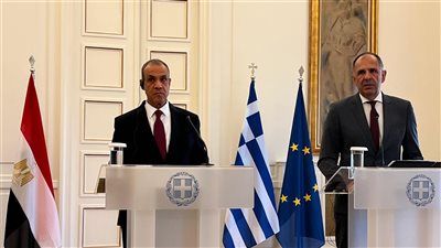 وزير الخارجية لـ نظيره اليوناني: يجب وقف الانتهاكات الإسرائيلية فى غزة وسياسة التجويع الممنهجة - الخليج الان