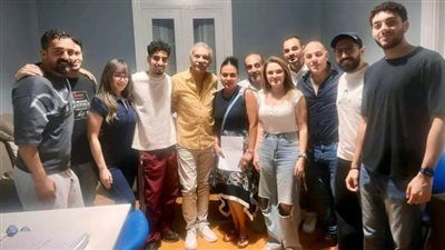 يناقش سلبيات السوشيال ميديا.. الصور الأولى من كواليس مسلسل لينك بحضور رانيا يوسف - الخليج الان