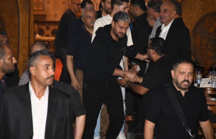 رامز جلال وأشرف زكي وإدوارد.. أبرز حضور عزاء سيد صادق بمسجد الشرطة - الخليج الان