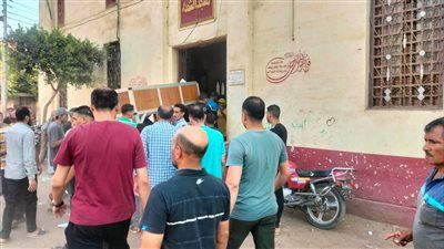 أصيب بأزمة قلبية.. تشييع جنازة عامل نظافة توفي أثناء أداء عمله بالشرقية - الخليج الان