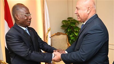 نائب رئيس مجلس الوزراء للتنمية الصناعية وزير الصناعة والنقل يستقبل وزير الخارجية والتكامل الافريقي والايفواريين بالخارج بجمهورية كوت ديفوار|تفاصيل - الخليج الان