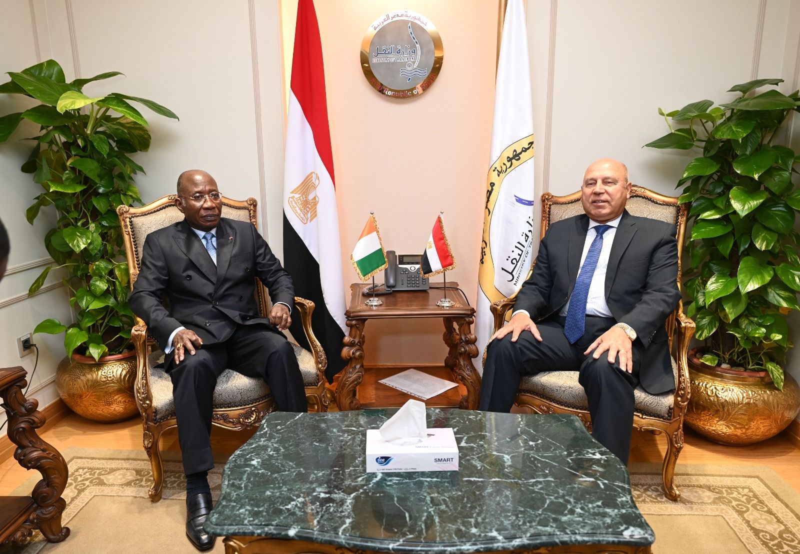 نائب رئيس مجلس الوزراء للتنمية الصناعية وزير الصناعة والنقل يستقبل وزير الخارجية والتكامل الافريقي والايفواريين بالخارج بجمهورية كوت ديفوار|تفاصيل - الخليج الان