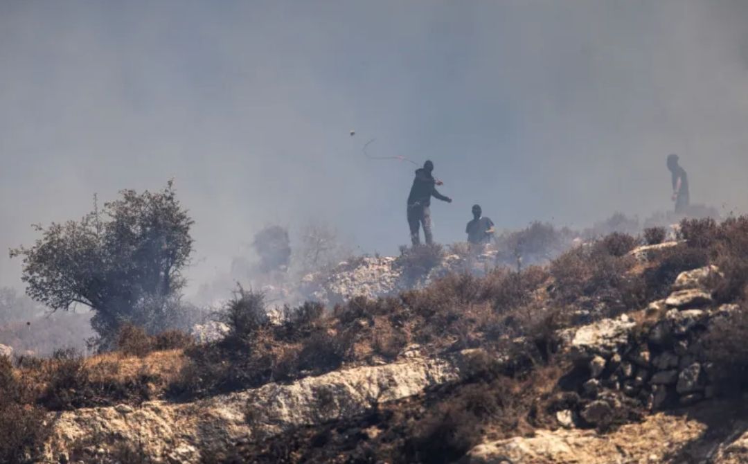 «من حصار غزة إلى اجتياح الضفة».. اعتقالات و إصابة فلسطينيين خلال اقتحام الجيش الإسرائيلي مدن بالضفة الغربية - الخليج الان
