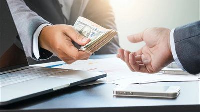 "بدون فوائد".. قروض حسنة جديدة من البنوك المصرية لدعم محدودي الدخل والشباب - الخليج الان