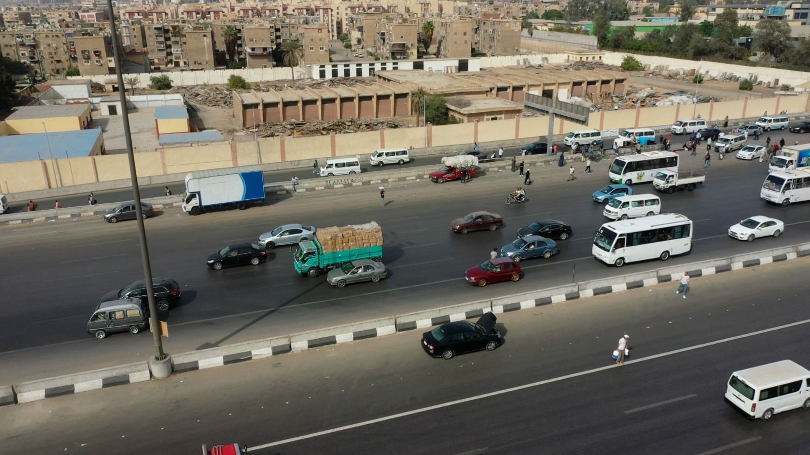 وزارة النقل السادة تناشد المواطنين بضرورة عدم استخدام الحارة المخصصة لمسار الاتوبيس الترددي|تفاصيل - الخليج الان