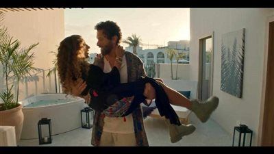 كريم محمود عبد العزيز ودينا الشربيني يلغيان متابعة بعضهم على انستجرام - الخليج الان