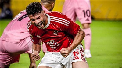 شوبير يكشف عن اللاعب الأقرب لخلافة ياسر إبراهيم في خط دفاع الأهلي أمام فاركو - الخليج الان