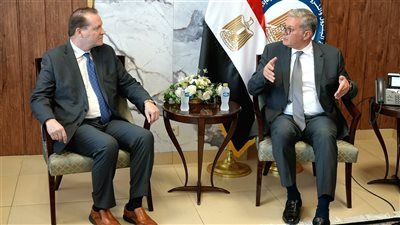 وزير البترول يبحث مع انرجوس العالمية التعاون القائم في سفن التغييز - الخليج الان