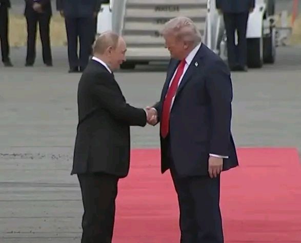 ترامب وبوتين يصلان إلى "ألاسكا" لعقد لقاء قمة - الخليج الان