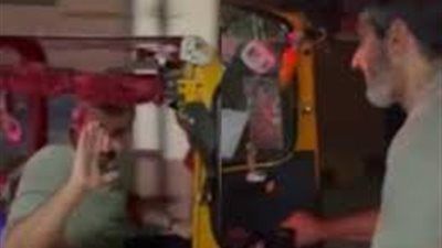 بيسوق توكتوك.. ياسر جلال يشارك جمهوره فيديو جديد له - الخليج الان