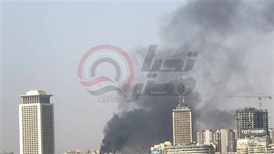 تفاصيل المعاينة الأولية لحريق ضخم ألتهم مخزن مواسير بلاستيك في بولاق أبو العلا - الخليج الان