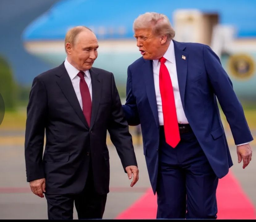 «خلف الكواليس».. ماذا قال ترامب لبوتين خلال لقاءه على السجادة الحمراء؟ - الخليج الان