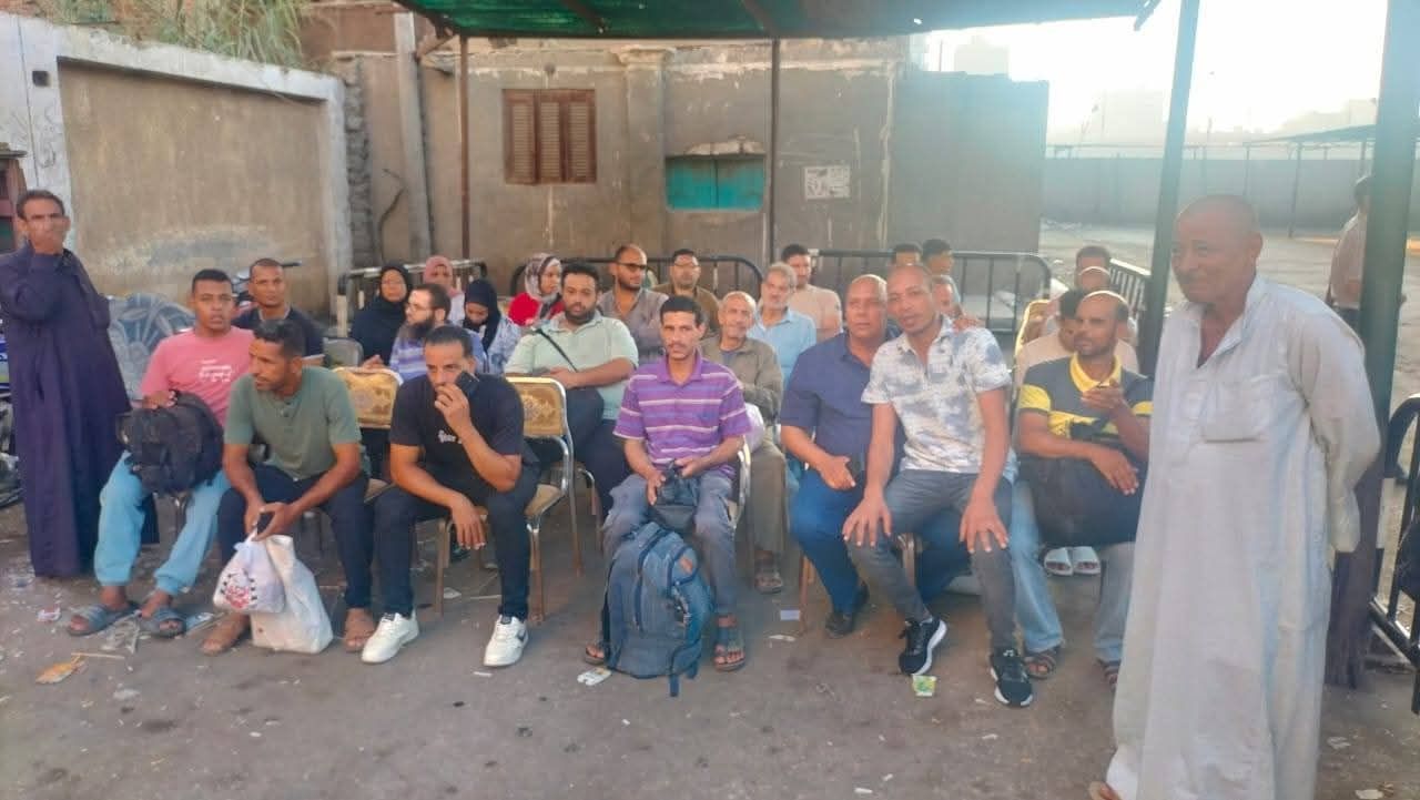 "المواطن أولاً".. الفيوم توفر مقاعد انتظار لراحة الركاب في موقف مصر - الخليج الان